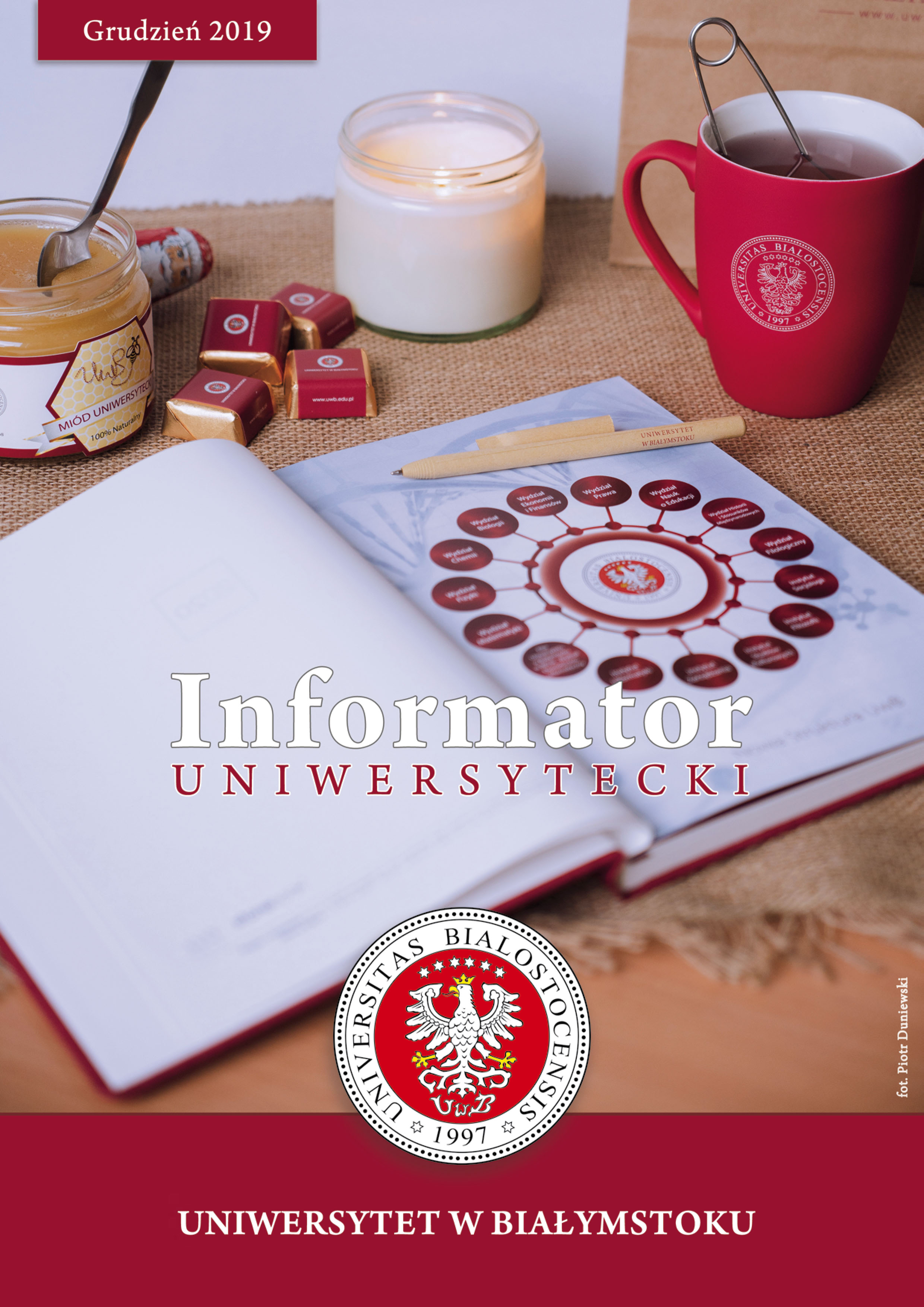 Informator uniwersytecki 2019 - okładka