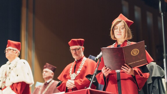 prof. Izabela Święcicka