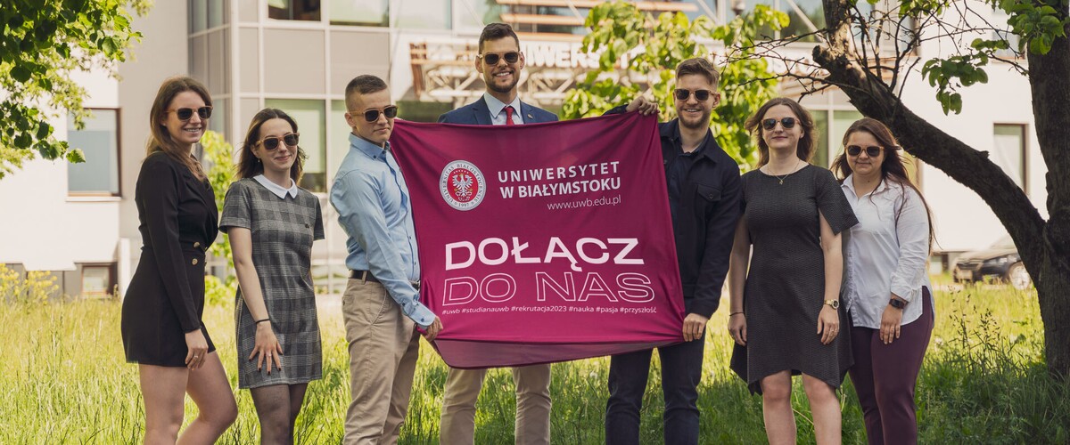 zdjęcie studentów UwB