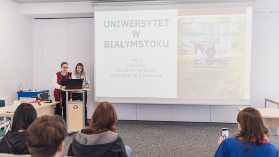 konferencja w bibliotece uniwersyteckiej