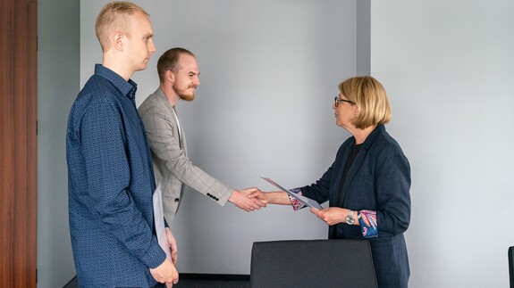 Mateusz Szymański, Karol Zimnoch i prof. UwB Jolanta Muszyńska