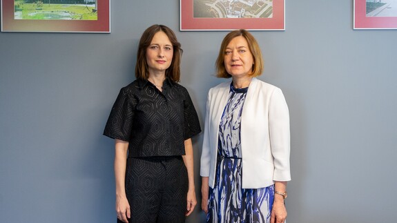 prof. dr hab. Izabela Święcicka i dr hab. Marta Kowalczuk-Walędziak, prof. UwB