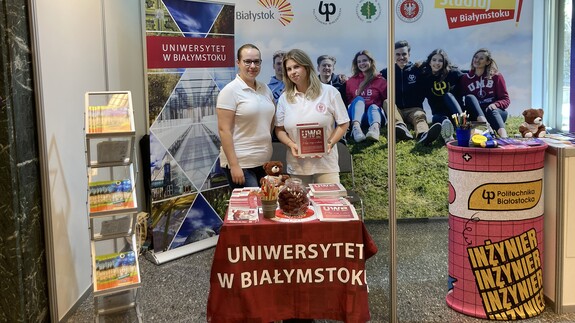 salon maturzystów w Lublinie - przedstawicielki UwB