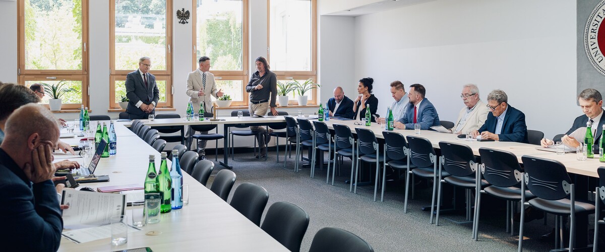 konferencja: Teoria i obszar badań stosunków międzynarodowych